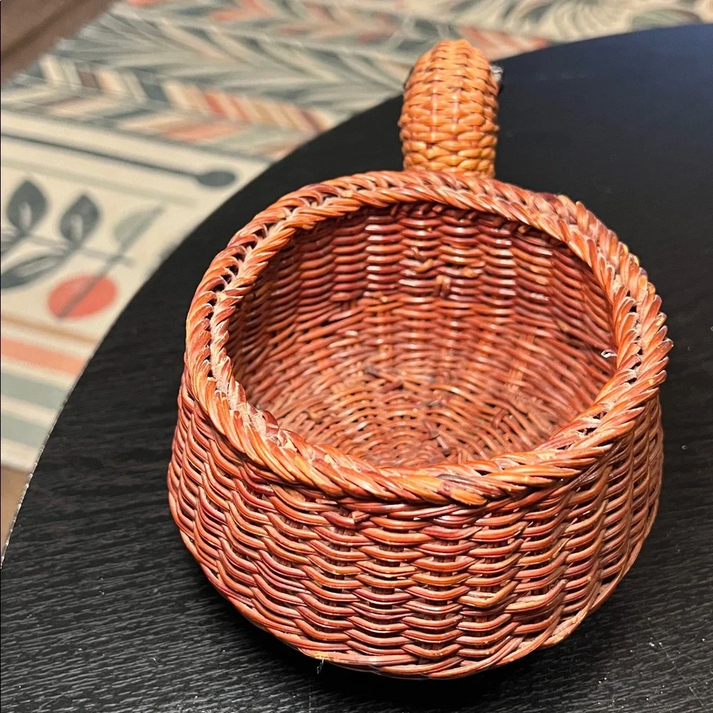 Vintage Boho Handcrafted Woven Turtle Basket Planter Catchall Storage - Picture 8 of 8